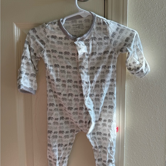 Magnificent Baby Gray Elephant Print Footie - Picture 1 of 3